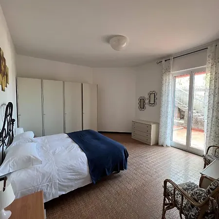 Vista Mare In Appartement Spotorno
